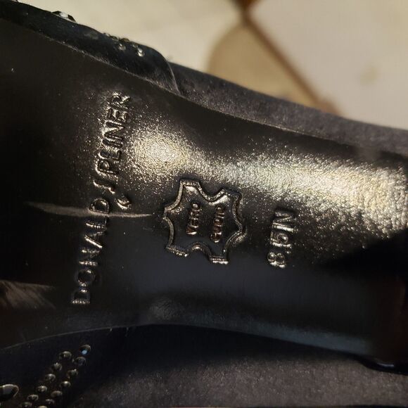 Donald J Pliner Black Professional embellished Pump heel Size 8.5 - Picture 6 of 9